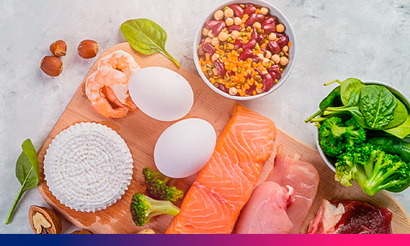 A ingestão de aminoácidos e cetoácido de cadeia ramificada aumenta as taxas de síntese de proteína muscular em adultos idosos